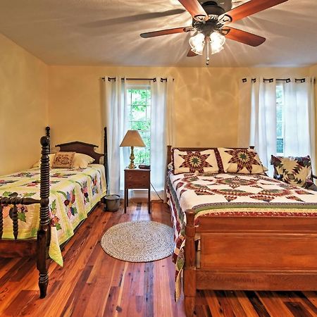 Serene Creekside Cottage Near Asheville Fire Pit Candler المظهر الخارجي الصورة