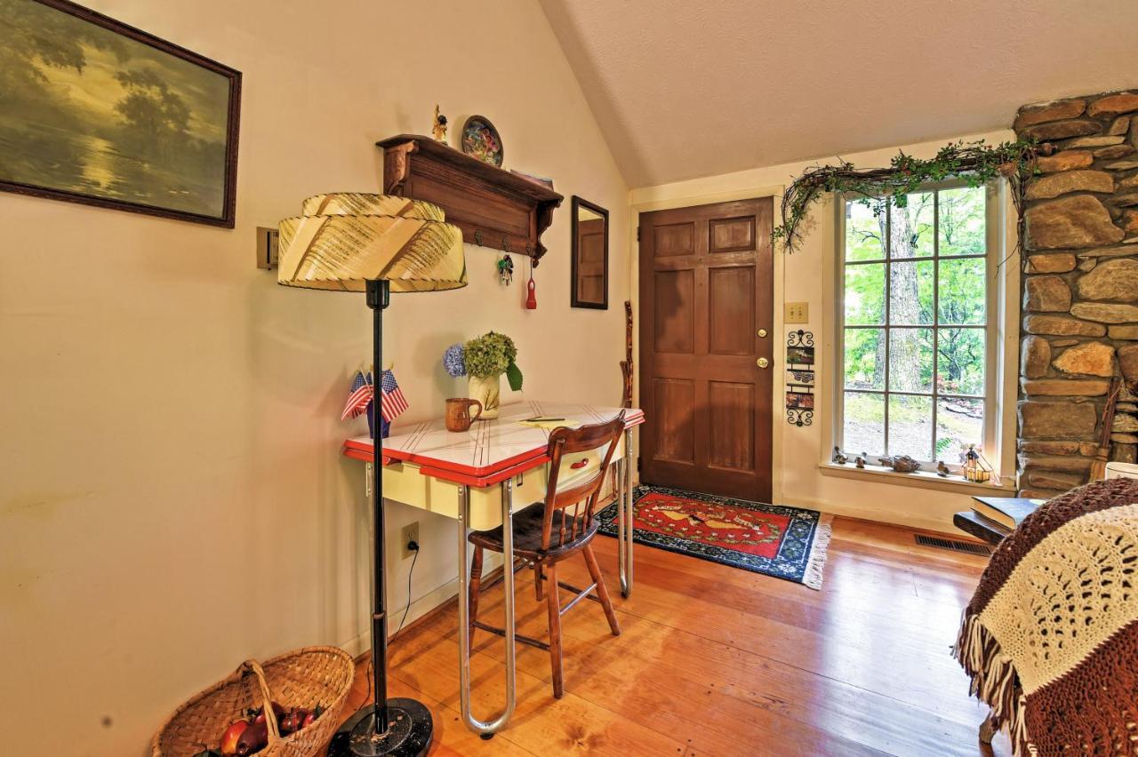 Serene Creekside Cottage Near Asheville Fire Pit Candler المظهر الخارجي الصورة