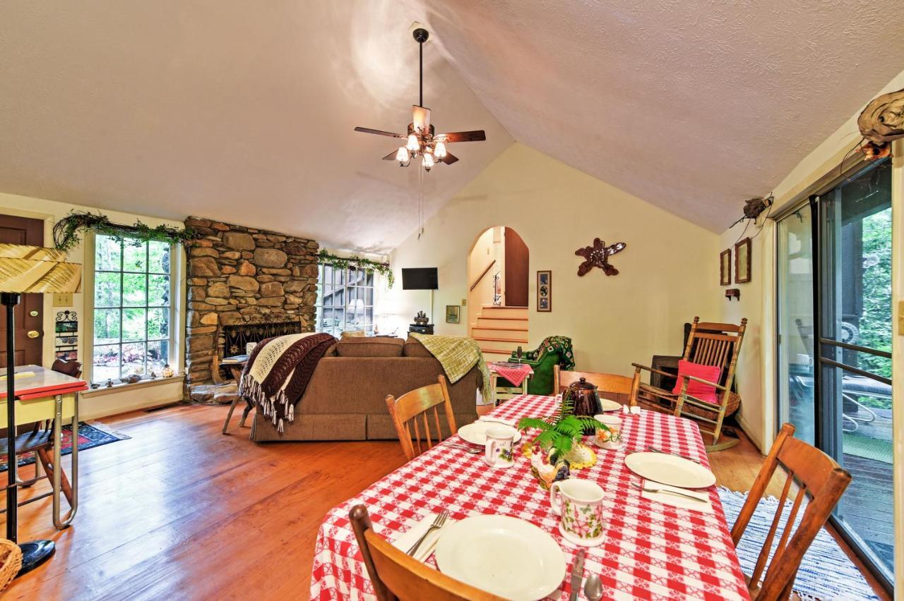 Serene Creekside Cottage Near Asheville Fire Pit Candler المظهر الخارجي الصورة