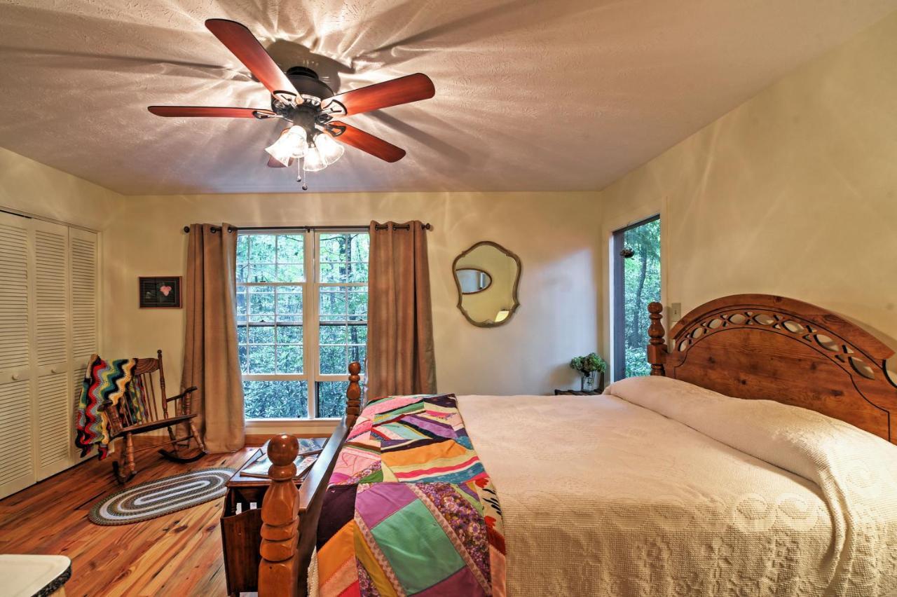 Serene Creekside Cottage Near Asheville Fire Pit Candler المظهر الخارجي الصورة
